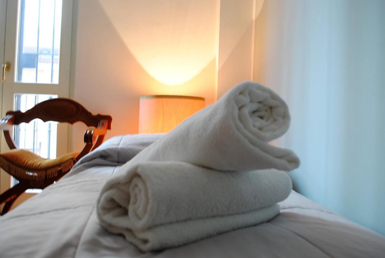 Dreaming Piazza Bra Rooms เวโรนา ภายนอก รูปภาพ