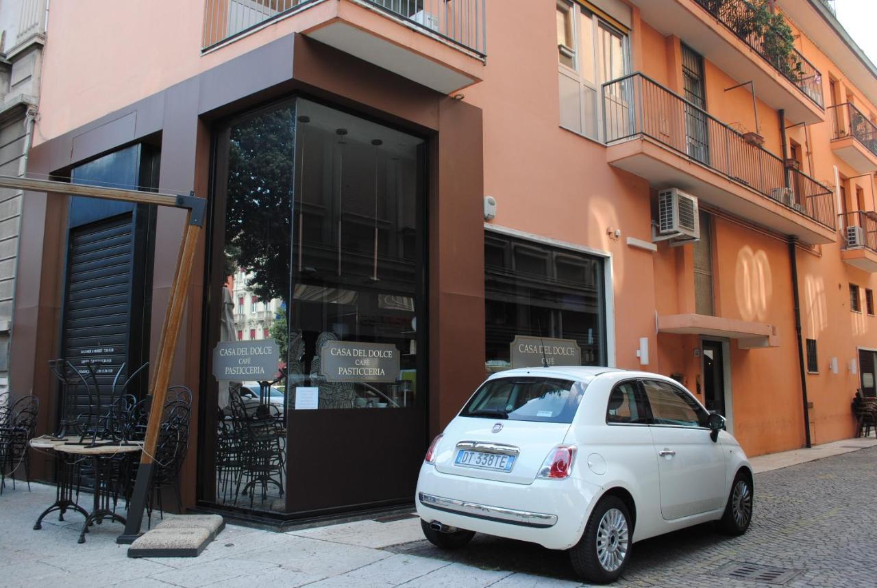 Dreaming Piazza Bra Rooms เวโรนา ภายนอก รูปภาพ