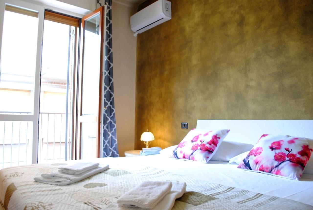 Dreaming Piazza Bra Rooms เวโรนา ภายนอก รูปภาพ